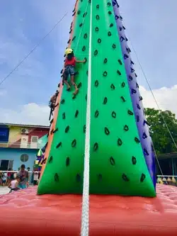 Escalada Inflável: Você não vai acreditar no que isso faz!